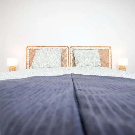 Le Regard Sur La Place Léger Et Raffiné *