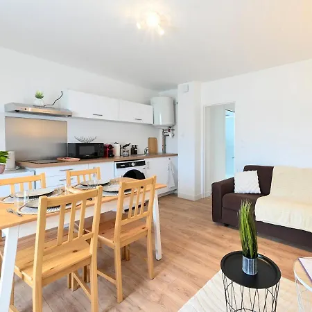 Le Regard Sur La Place Léger Et Raffiné