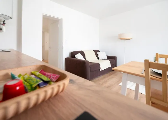 Le Regard Sur La Place Leger Et Raffine Διαμέρισμα Saint-André-de-la-Marche