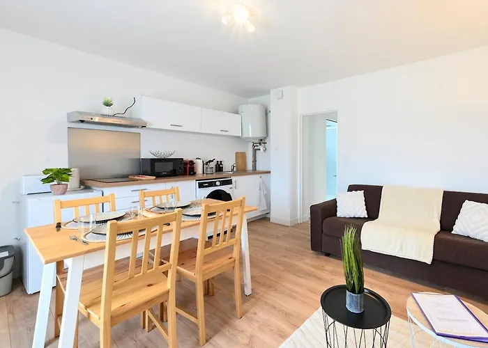 Le Regard Sur La Place Leger Et Raffine